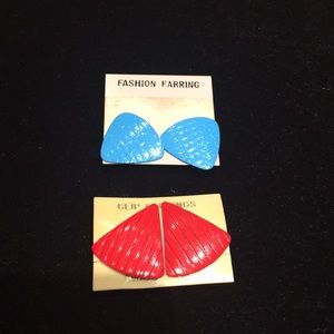 70’s inspired earrings! 2 for the price of 1!